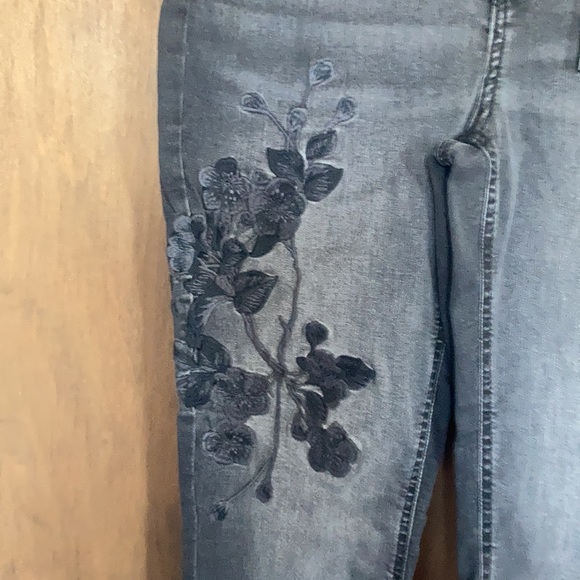 Simply Vera Vera Wang high rise skinny jean floral embroidery power stretch 8 14 - Picture 8 of 16